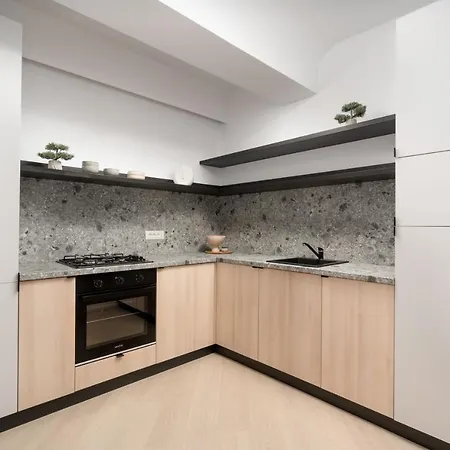 North By Urbanesq Cortina E