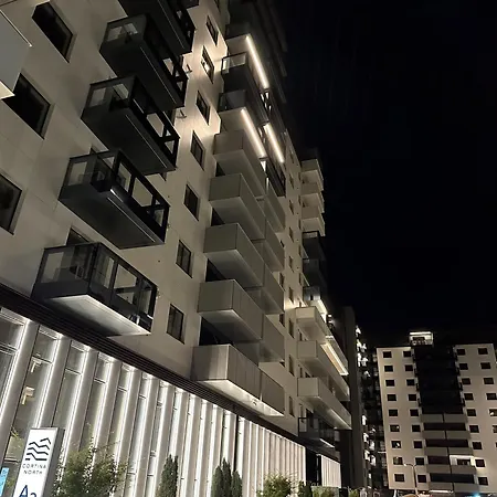 Apartment North By Urbanesq Cortina E