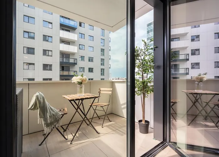 North By Urbanesq Cortina E