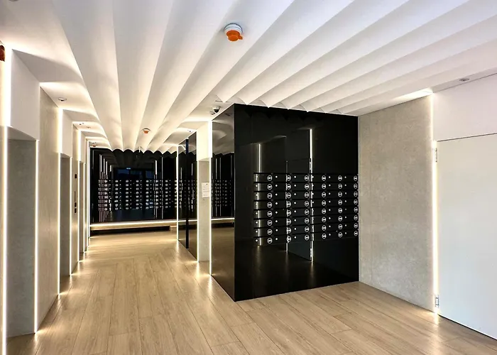 North By Urbanesq Cortina E