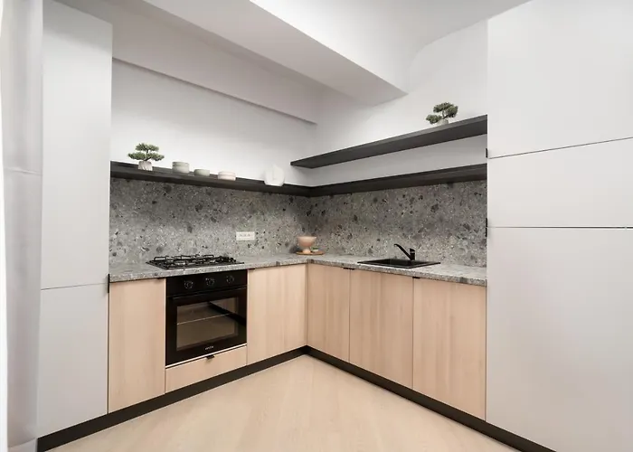 North By Urbanesq Cortina E