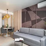 North By Urbanesq Cortina E * 부쿠레슈티